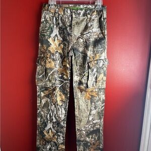 Realtree youth Camo Cargo Pants in Brown and Green Woodland Print “new”